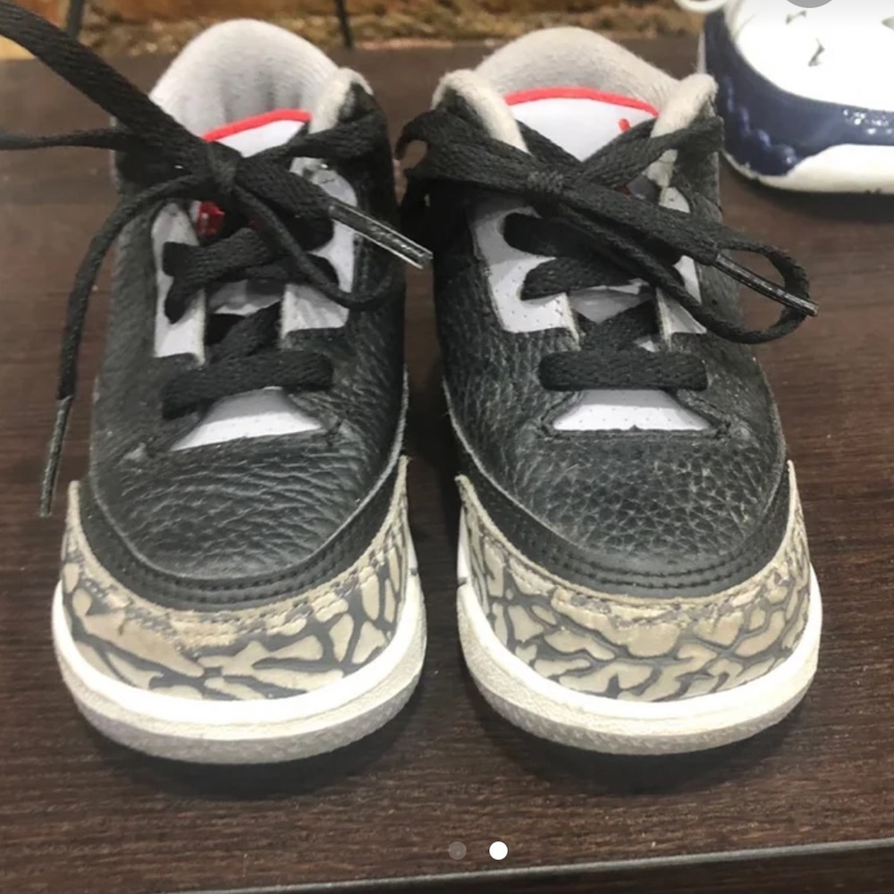 Retro 3s - Picture 2 of 2